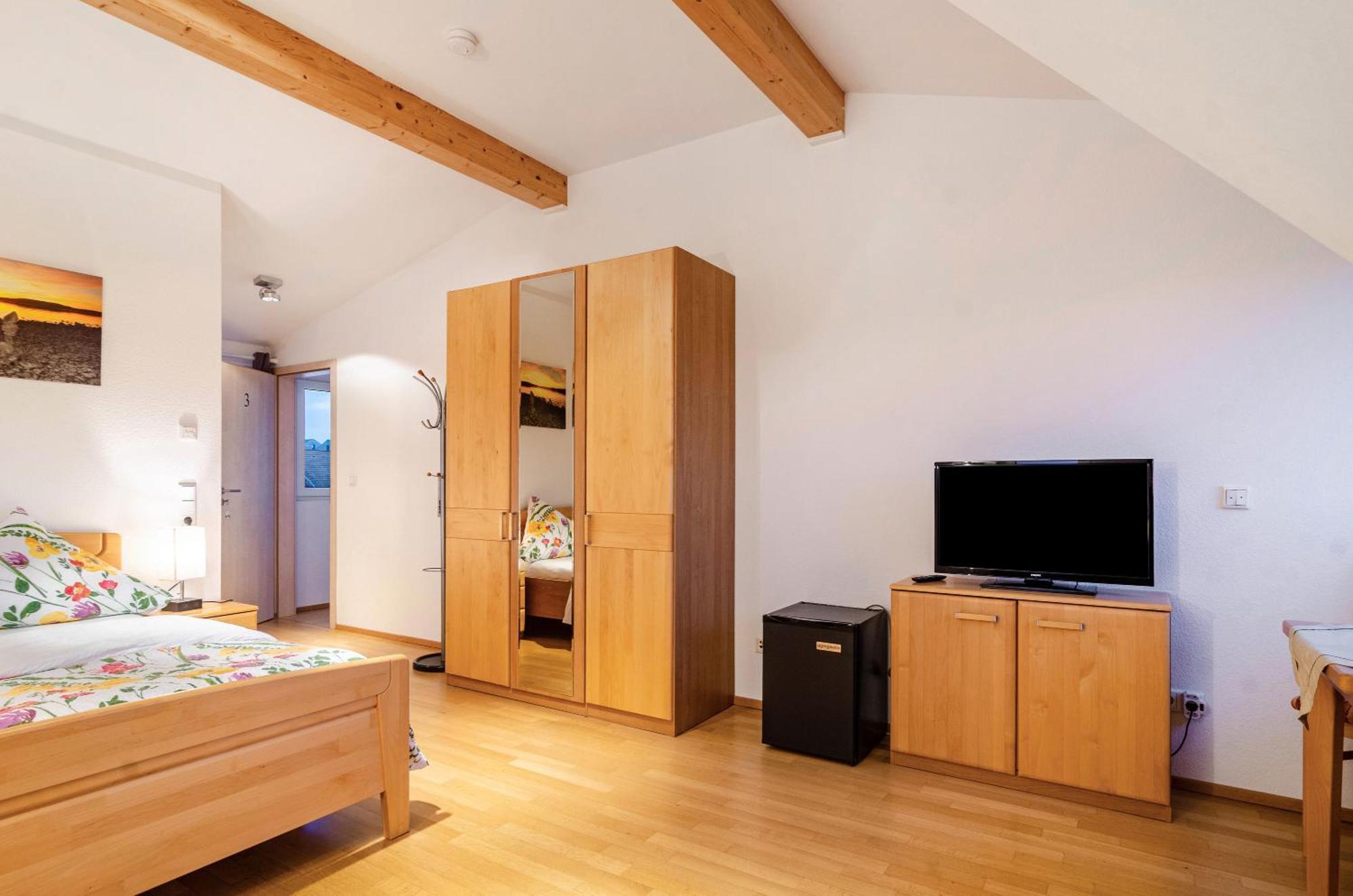 Pension Zum Talhof Reichenau Buitenkant foto