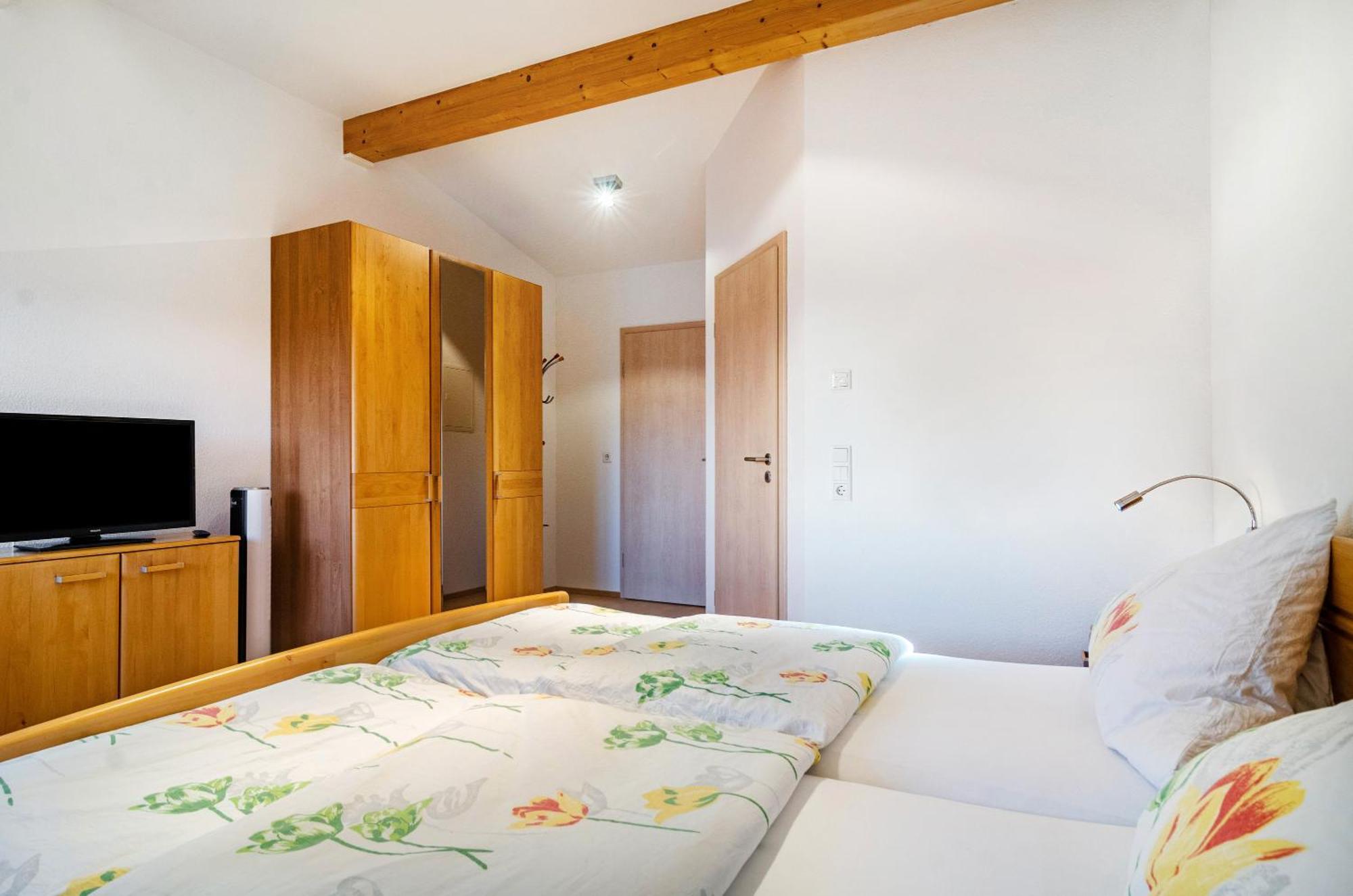 Pension Zum Talhof Reichenau Buitenkant foto